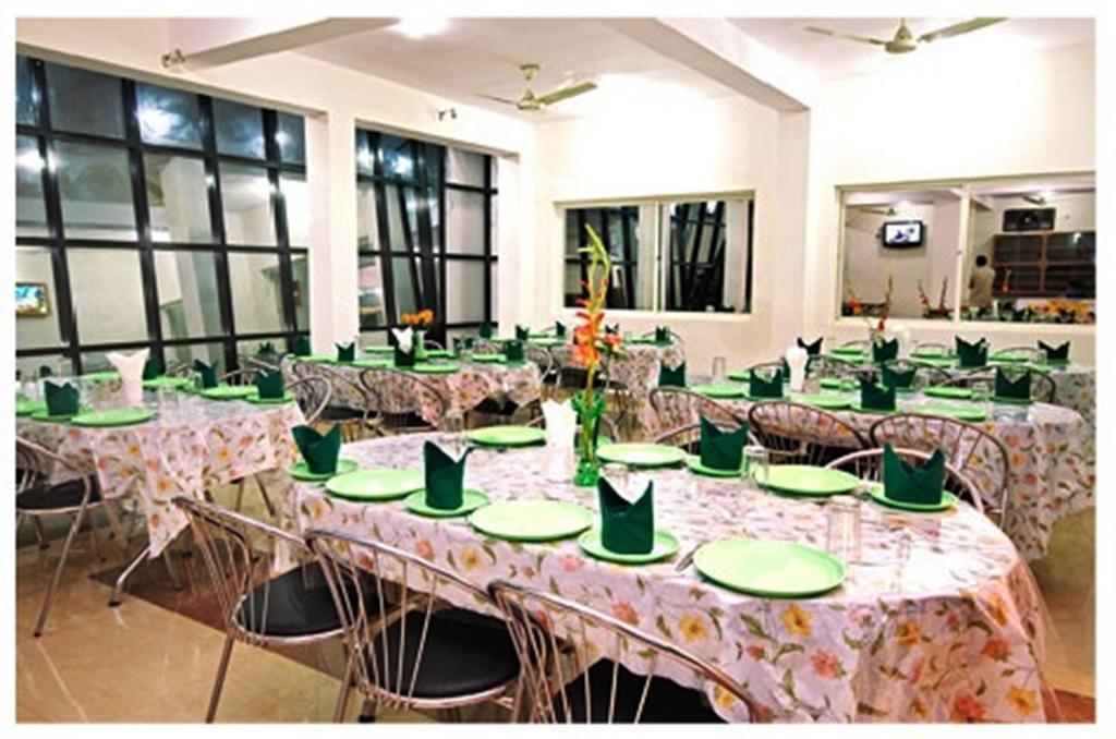 Ranikhet Grand Hotel Exterior foto