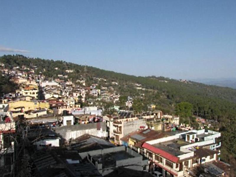 Ranikhet Grand Hotel Exterior foto