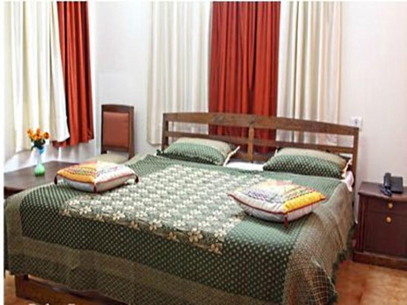 Ranikhet Grand Hotel Exterior foto